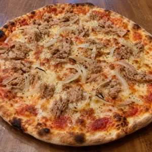 Rustikale Thunfisch-Zwiebel-Pizza